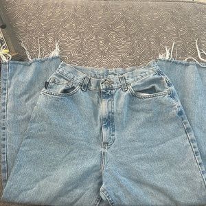 These vintage Chic “Mom” jeans fit a size 27.